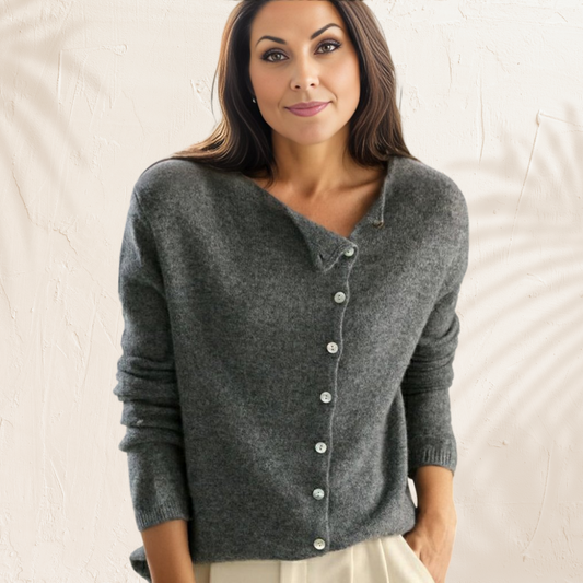 Zuri – Pulover Elegant cu Nasturi