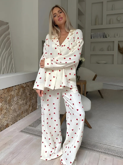 Lola – Pijama elegant cu motive inimă
