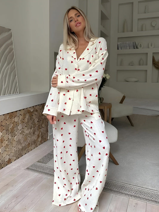 Lola – Pijama elegant cu motive inimă