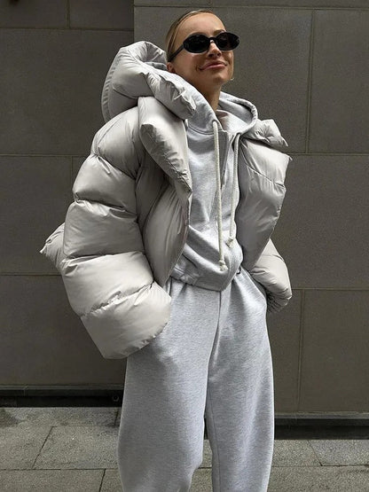 Jana – Jachetă Scurtă Caldă cu Glugă